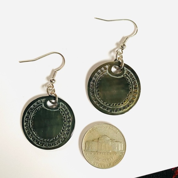 Unique Carved Holes Shell Earrings - Picture 3 of 5